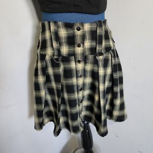 Hot Topic Yellow Black Plaid Pleated Snap Front Skirt